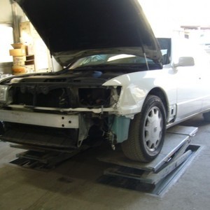 トヨタ・セルシオの鈑金修理事例（１）